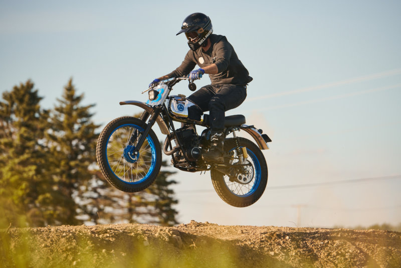 analog-motorcycles-1973-hodaka-wombat-jump_501